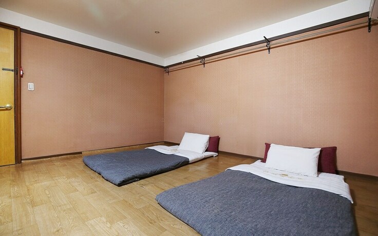Imagen de la habitación del Hotel Seosan Jamjari. Foto 32