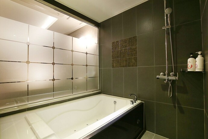 Imagen de la habitación del Hotel Seosan Modern. Foto 16