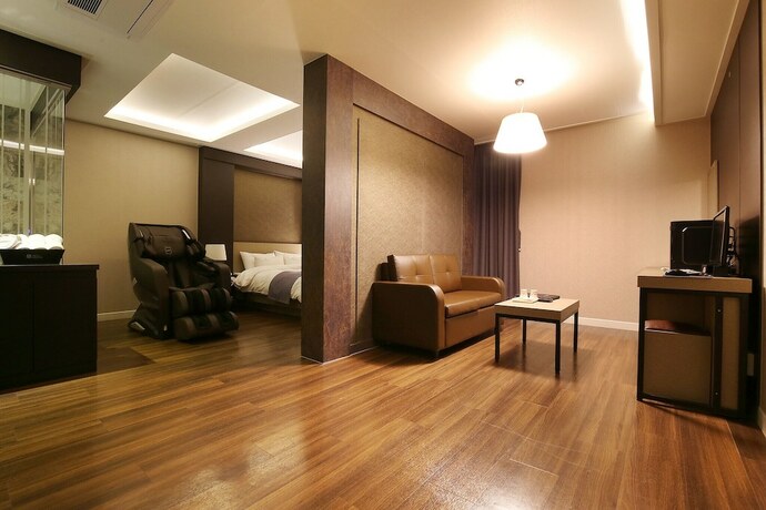 Imagen de la habitación del Hotel Seosan Modern. Foto 26