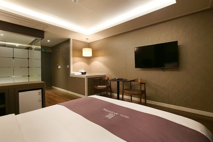 Imagen de la habitación del Hotel Seosan Modern. Foto 27