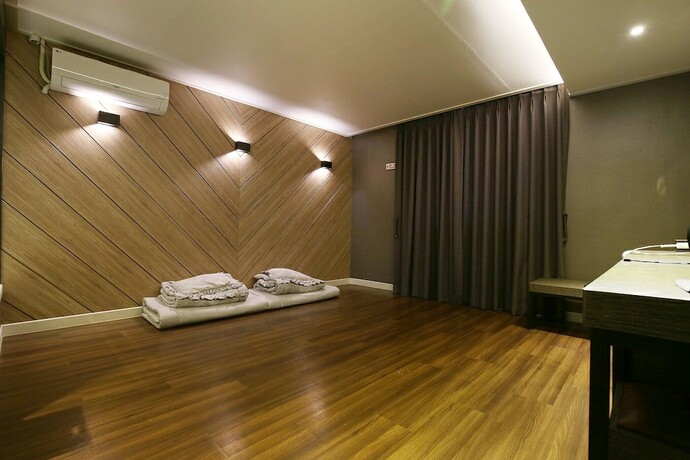 Imagen de la habitación del Hotel Seosan Modern. Foto 30