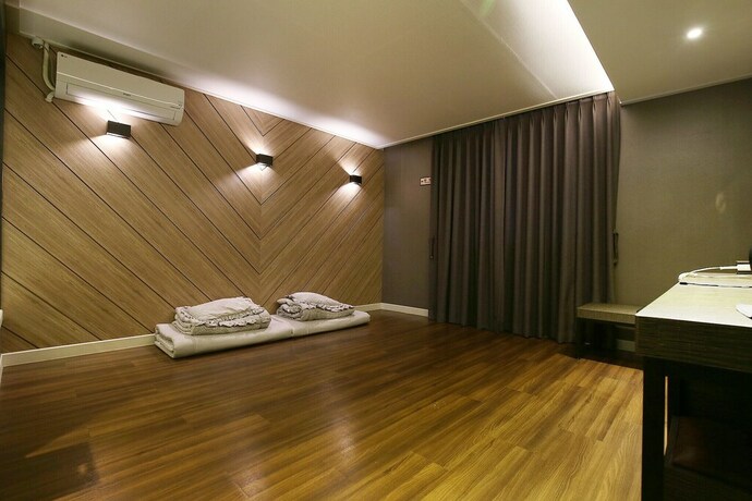 Imagen de la habitación del Hotel Seosan Modern. Foto 31