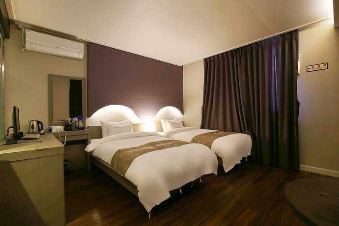 Imagen de la habitación del Hotel Seosan Modern. Foto 33