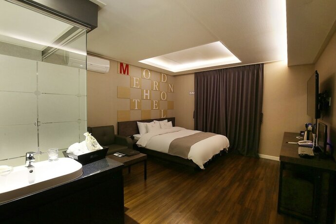 Imagen de la habitación del Hotel Seosan Modern. Foto 34