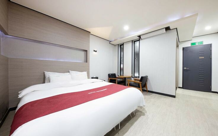 Imagen de la habitación del Hotel Seosan November. Foto 18