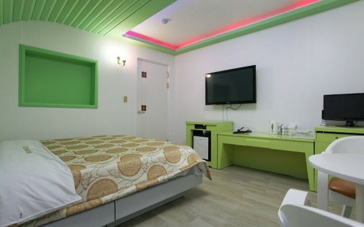 Imagen de la habitación del Hotel Seosan White House. Foto 17