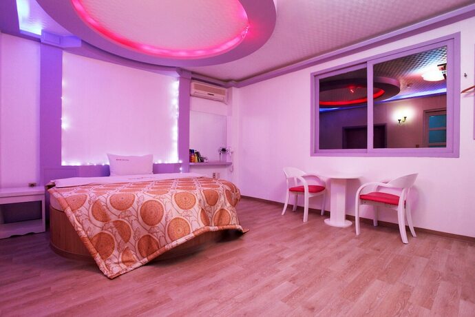 Imagen de la habitación del Hotel Seosan White House. Foto 20