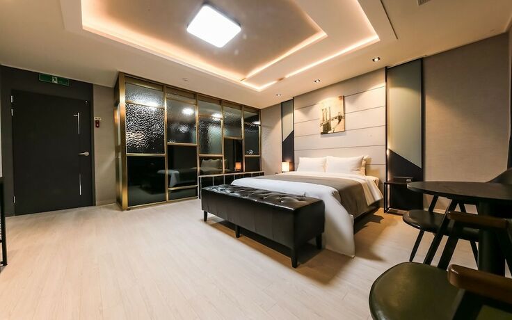 Imagen de la habitación del Hotel Seosan Zaza. Foto 17
