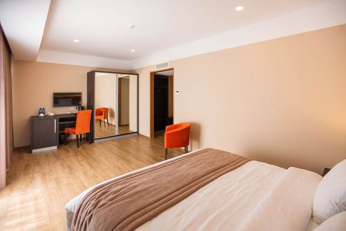 Imagen de la habitación del Hotel Sephia. Foto 19