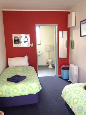 Imagen general del Hotel Sequoia Lodge Backpackers. Foto 5