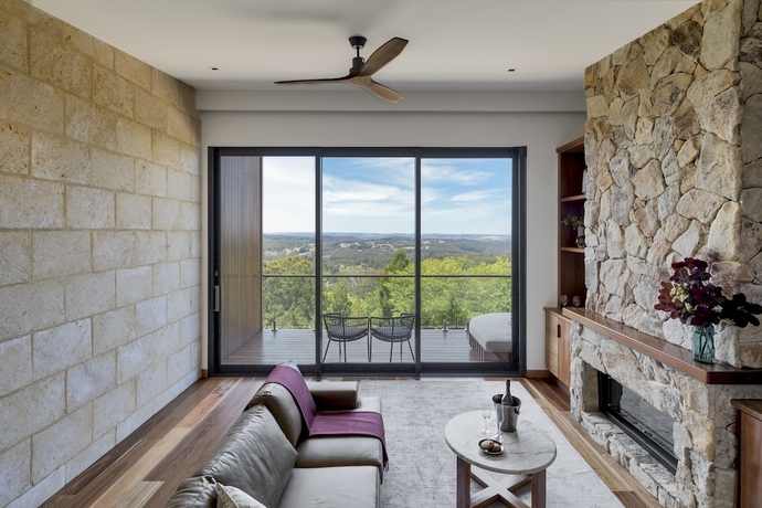 Imagen de la habitación del Hotel Sequoia Lodge. Foto 13