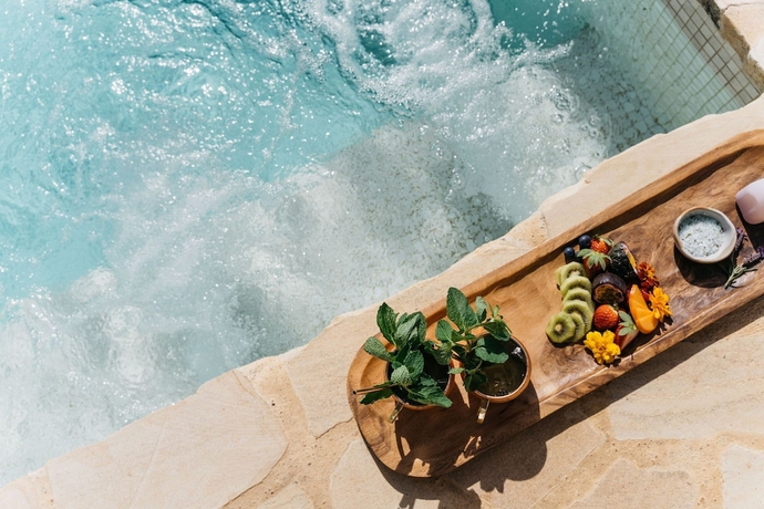 Imagen de la piscina del Hotel Sequoia Lodge. Foto 18