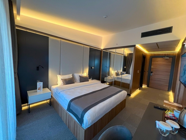 Imagen de la habitación del Hotel Sera Lake Center. Foto 8