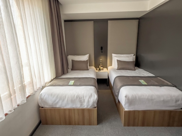 Imagen de la habitación del Hotel Sera Lake Center. Foto 10