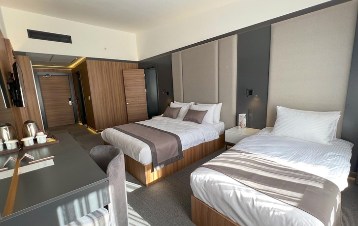 Imagen de la habitación del Hotel Sera Lake Center. Foto 11