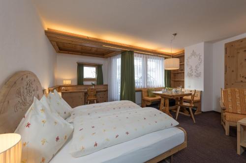 Imagen de la habitación del Hotel Seraina. Foto 4