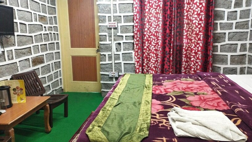 Imagen de la habitación del Hotel Seraj International. Foto 19