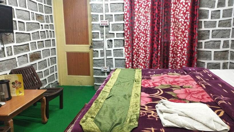 Imagen de la habitación del Hotel Seraj International. Foto 23