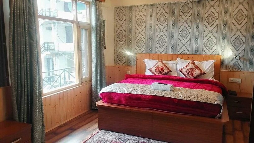 Imagen de la habitación del Hotel Seraj International. Foto 29