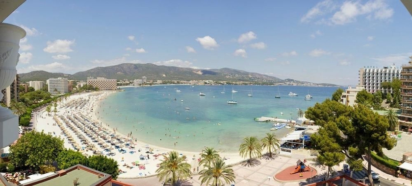 Imagen de los exteriores del Hotel Seramar Comodoro Playa. Foto 8