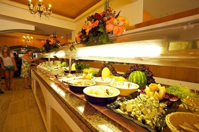 Imagen del bar/restaurante del Hotel Seramar Comodoro Playa. Foto 2