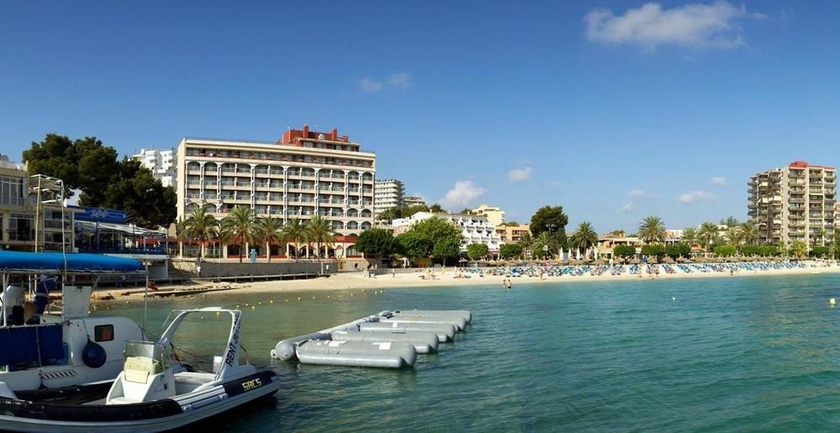 Imagen de los exteriores del Hotel Seramar Comodoro Playa. Foto 11