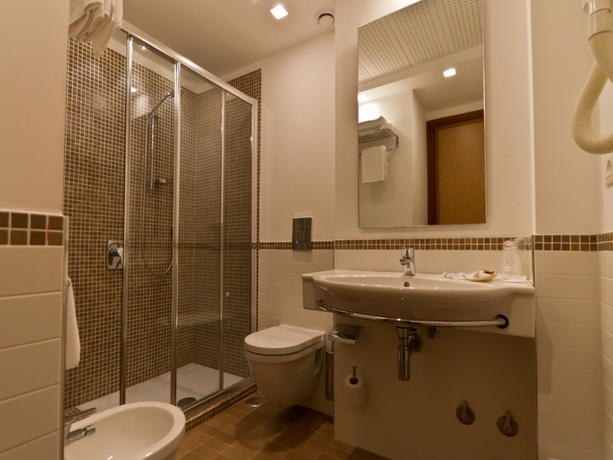 Imagen de la habitación del Hotel Serapo. Foto 12