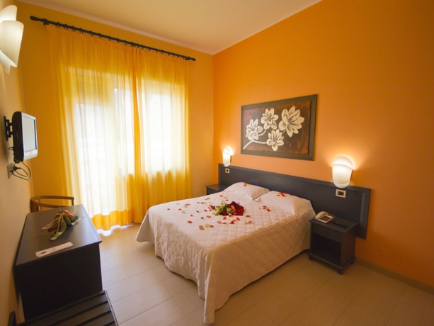 Imagen de la habitación del Hotel Serapo. Foto 13