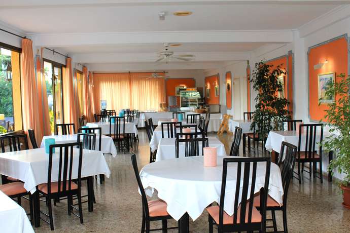 Imagen del bar/restaurante del Hotel Serawa Moraira. Foto 2
