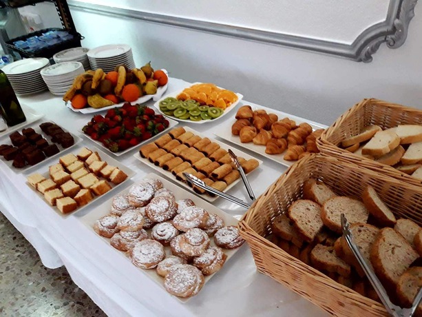 Imagen del bar/restaurante del Hotel Serawa Moraira. Foto 5