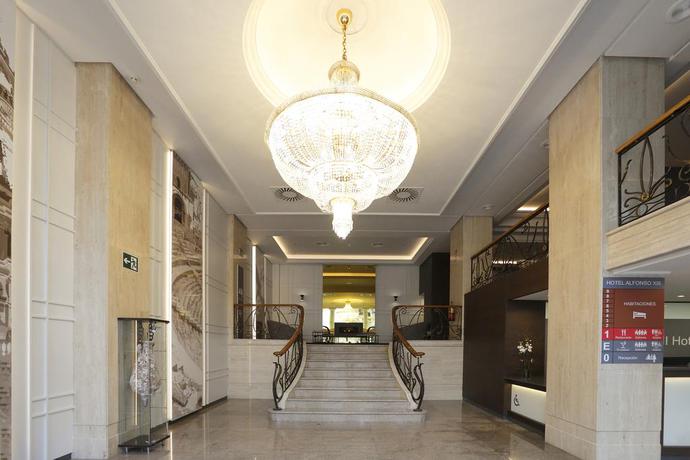 Imagen de los interiores del Hotel Sercotel Alfonso Xiii. Foto 8