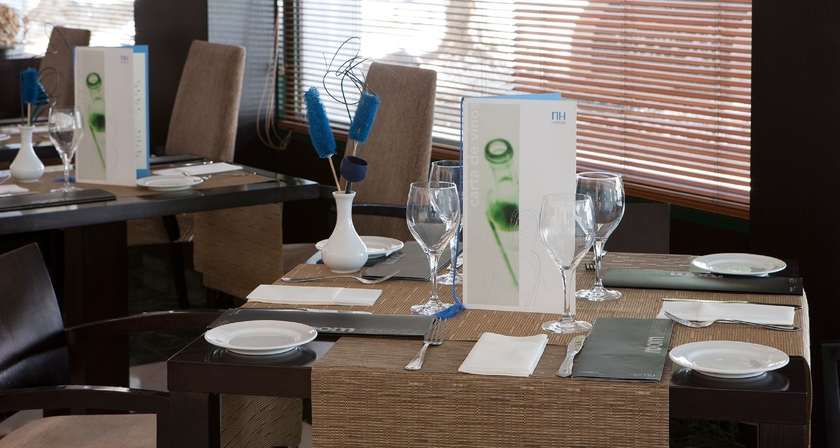 Imagen del bar/restaurante del Hotel Sercotel Amistad Murcia. Foto 4