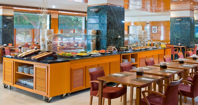 Imagen del bar/restaurante del Hotel Sercotel Amistad Murcia. Foto 6