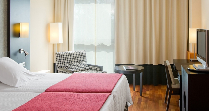 Imagen de la habitación del Hotel Sercotel Amistad Murcia. Foto 13