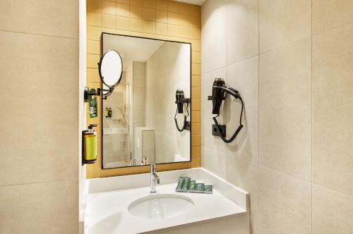 Imagen de la habitación del Hotel Sercotel Barcelona El Prat. Foto 9