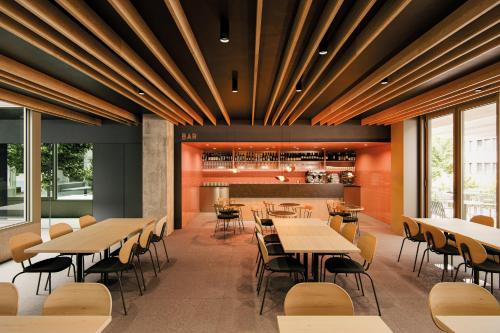 Imagen del bar/restaurante del Hotel Sercotel Barcelona El Prat. Foto 1