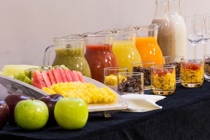 Imagen del bar/restaurante del Hotel Sercotel Caspe. Foto 2