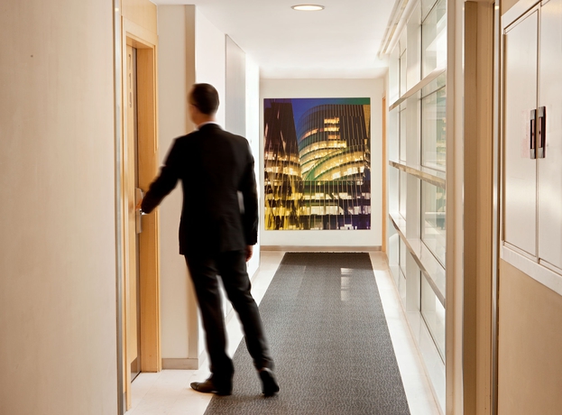 Imagen de los interiores del Hotel Sercotel Caspe. Foto 6