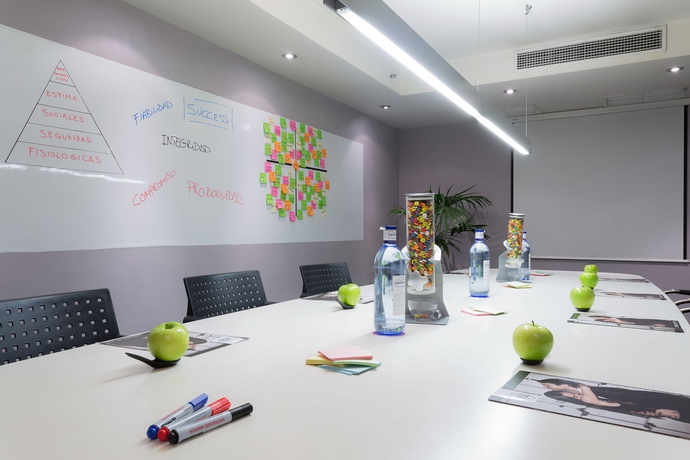 Imagen de los interiores del Hotel Sercotel Caspe. Foto 10