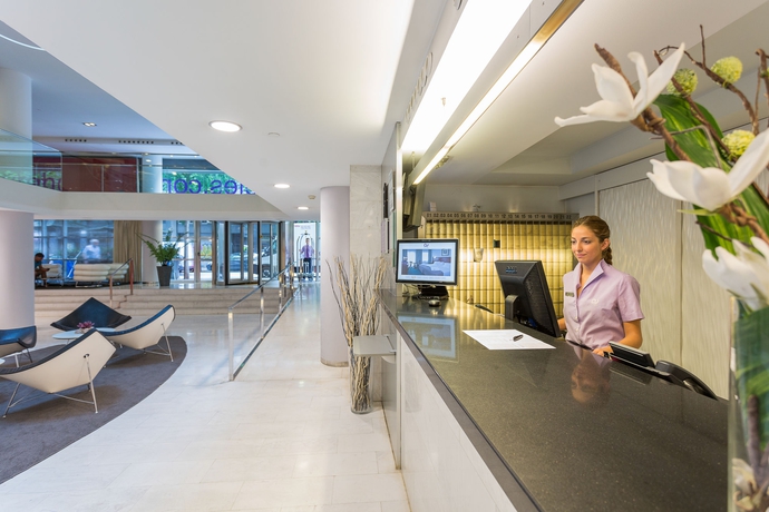 Imagen de los interiores del Hotel Sercotel Caspe. Foto 11