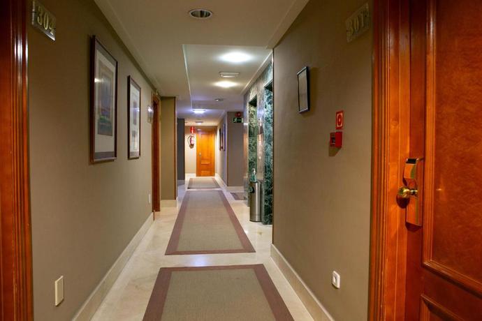 Imagen de los interiores del Hotel Sercotel Ciudad de Oviedo. Foto 10