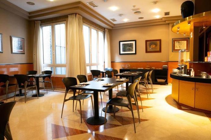Imagen del bar/restaurante del Hotel Sercotel Ciudad de Oviedo. Foto 2
