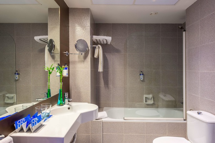 Imagen de la habitación del Hotel Sercotel Córdoba Medina Azahara. Foto 7