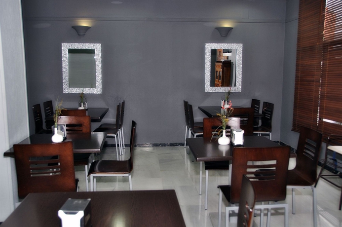 Imagen del bar/restaurante del Hotel Sercotel Doña Carmela. Foto 1