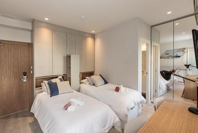 Imagen de la habitación del Hotel Sercotel El Balcón de la Bahía Suites. Foto 5