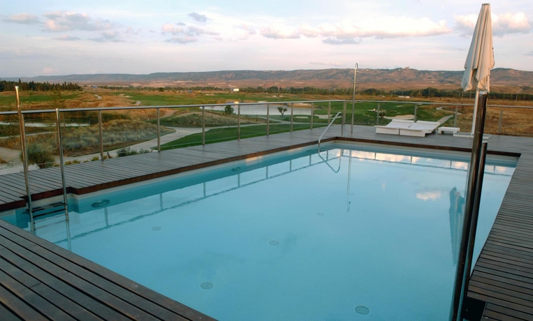 Imagen de la piscina del Hotel Sercotel El Encin Golf. Foto 5