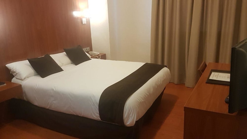Imagen de la habitación del Hotel Sercotel Familia Conde. Foto 6