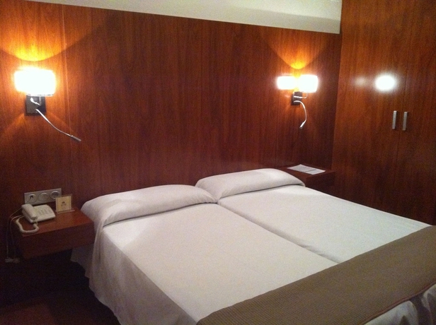 Imagen de la habitación del Hotel Sercotel Familia Conde. Foto 10