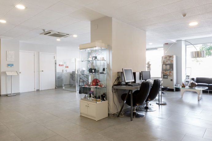 Imagen de los interiores del Hotel Sercotel Familia Conde. Foto 14