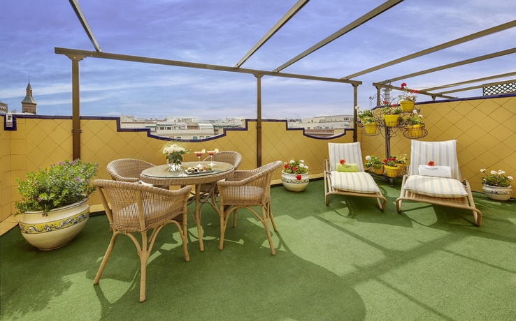 Imagen de los exteriores del Hotel Sercotel Gran Conde Duque. Foto 10